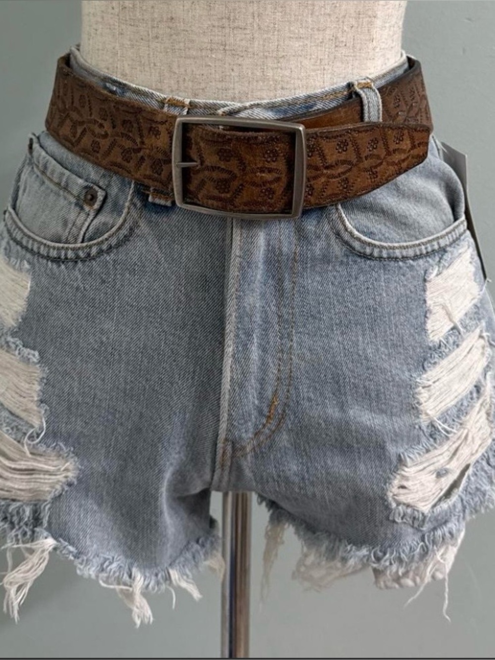 Vintage 70s Boho Hippie Tooled Leather Belt